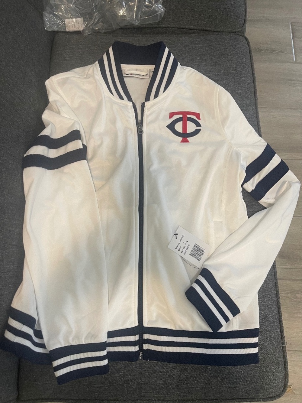 MLB Minnesota Twins Women’s Bomber zip up jacket